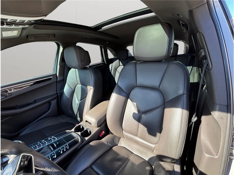 2019 Porsche Macan - Image 20 of 21