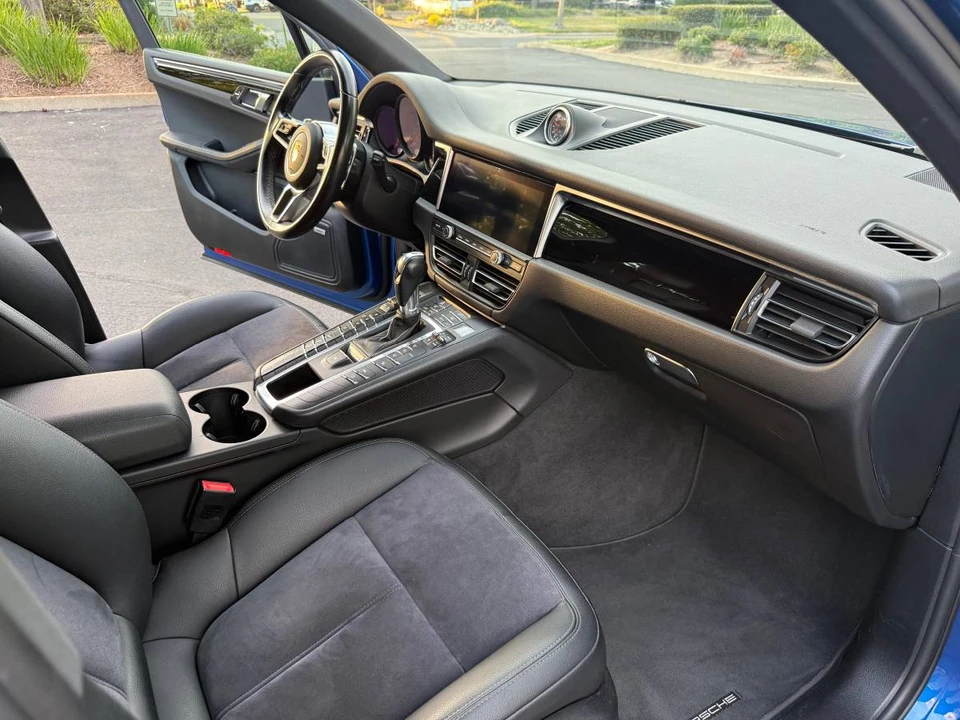 2019 Porsche Macan - Image 20 of 23