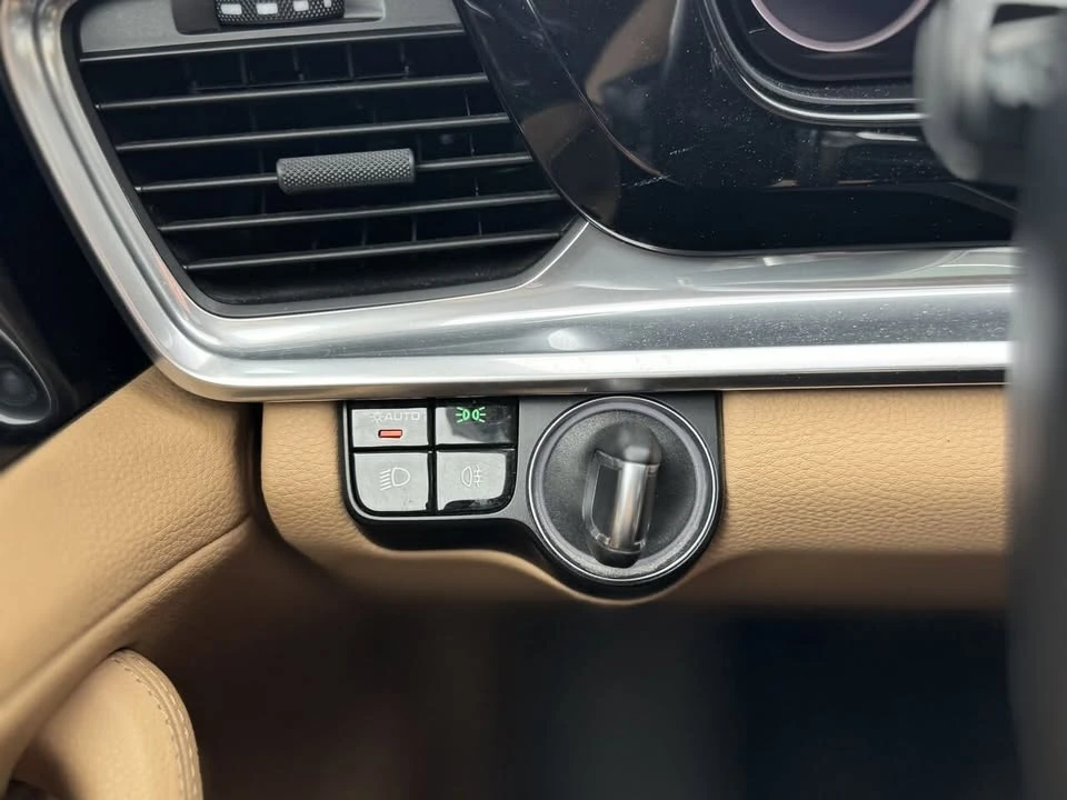 2019 Porsche 971 Panamera - Image 18 of 18