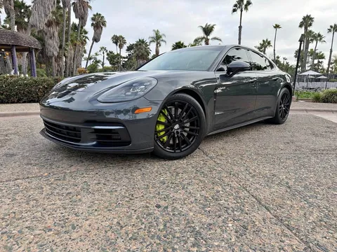 2019 Porsche Panamera 4 E-Hybrid Sedan