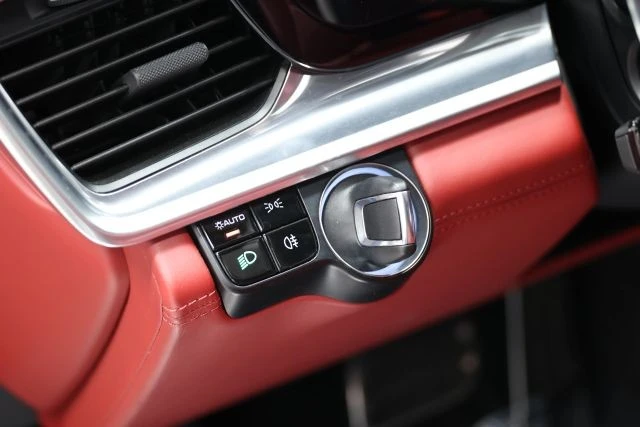 2019 Porsche 971 Panamera - Image 24 of 31