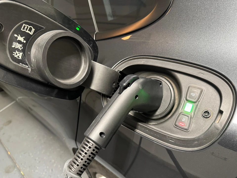 2019 Porsche 971 Panamera - Image 24 of 31