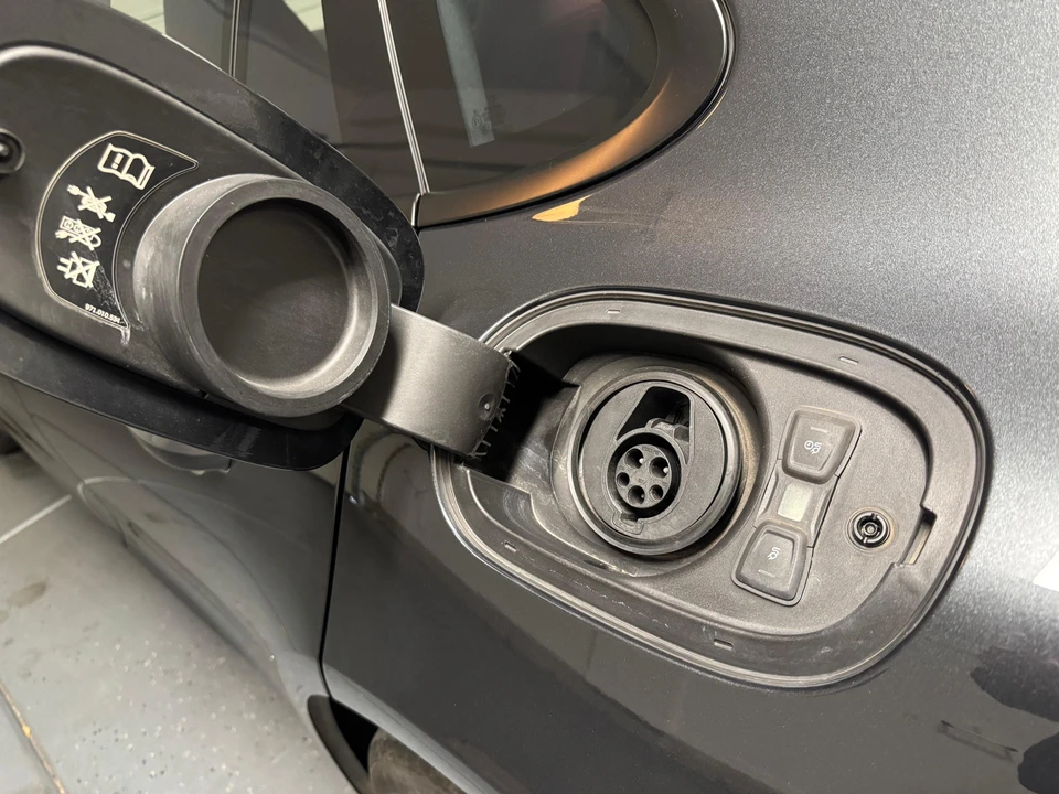2019 Porsche 971 Panamera - Image 23 of 31