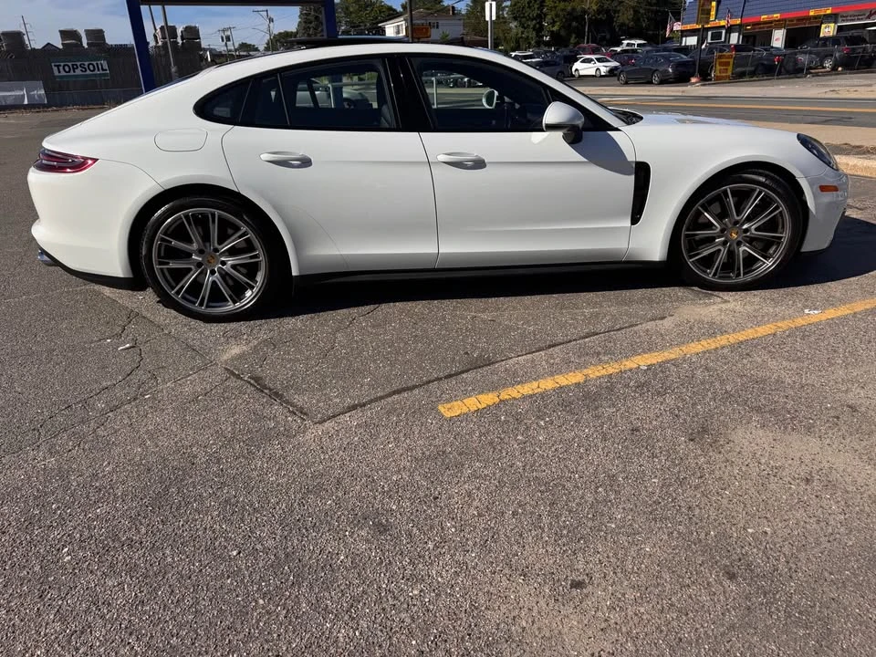 2019 Porsche 971 Panamera - Image 11 of 18