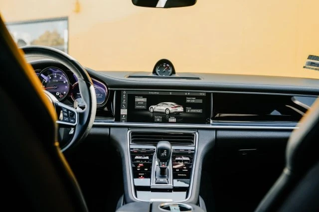 2019 Porsche 971 Panamera - Image 28 of 31