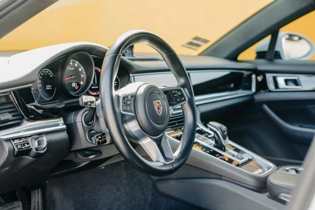 2019 Porsche 971 Panamera - Image 11 of 31