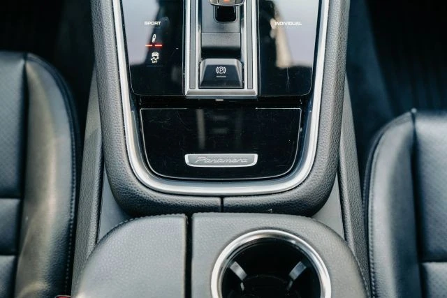 2019 Porsche 971 Panamera - Image 30 of 31