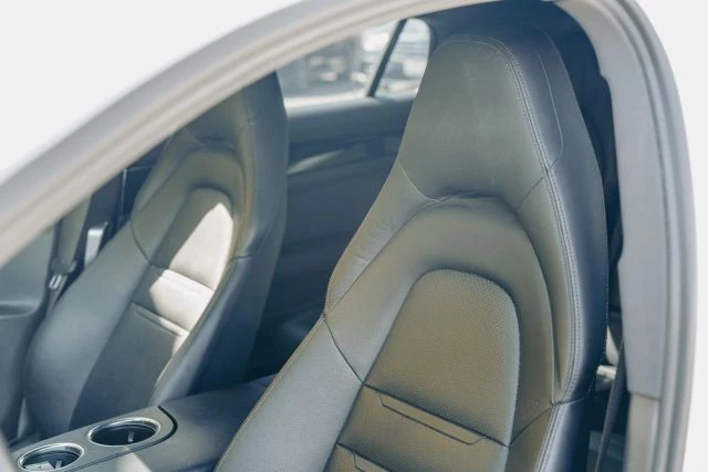 2019 Porsche 971 Panamera - Image 26 of 31
