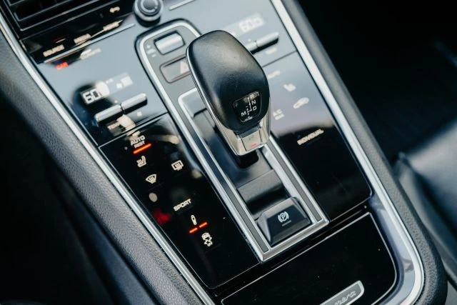 2019 Porsche 971 Panamera - Image 16 of 31