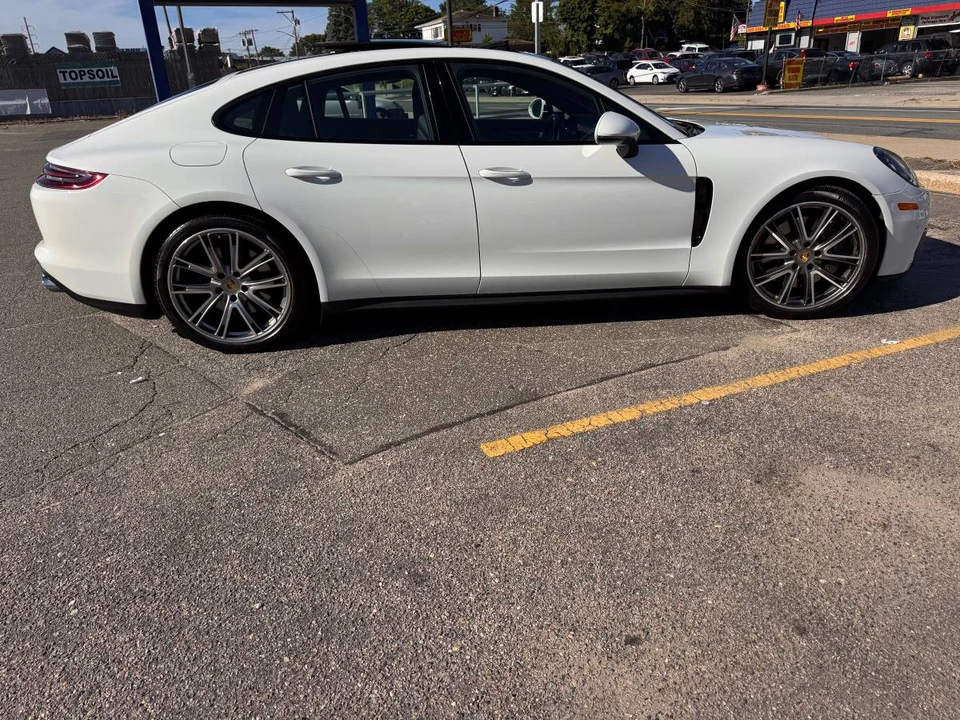 2019 Porsche 971 Panamera - Image 9 of 12