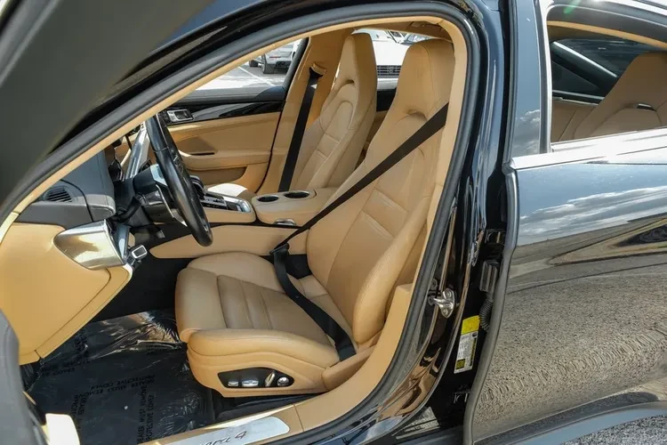 2019 Porsche 971 Panamera - Image 16 of 19