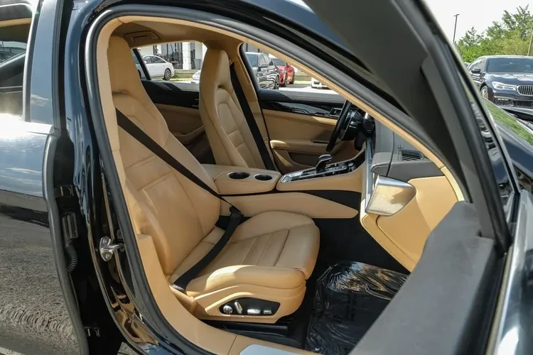 2019 Porsche 971 Panamera - Image 17 of 19