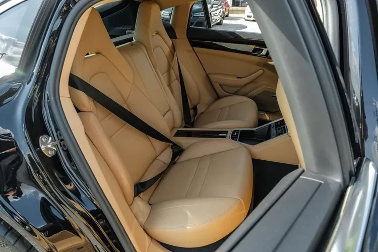 2019 Porsche 971 Panamera - Image 18 of 19