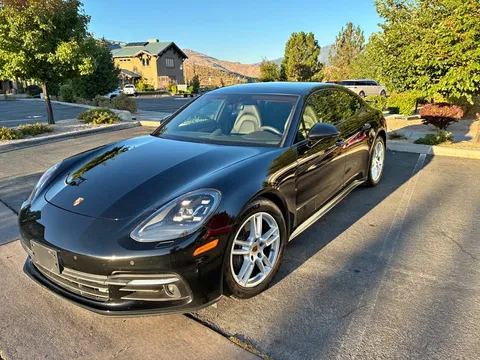 2019 Porsche Panamera 4