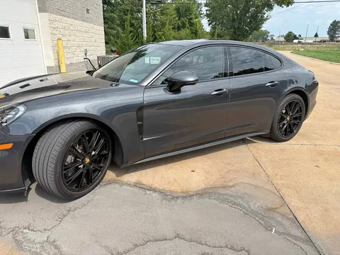 2019 Porsche Panamera 4 Sedan 4D