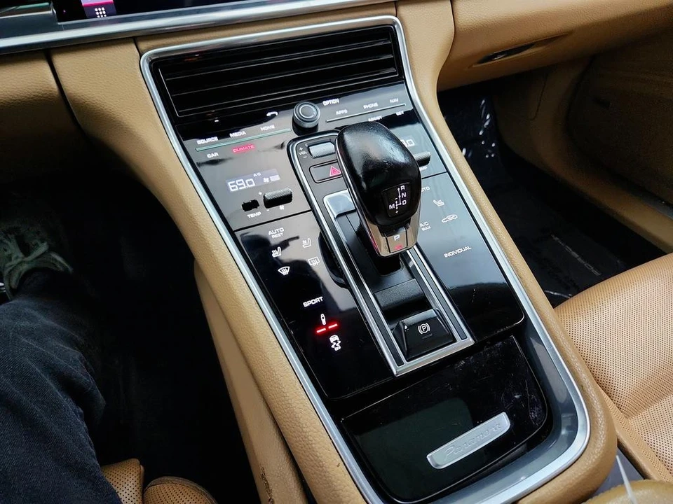 2019 Porsche 971 Panamera - Image 19 of 21