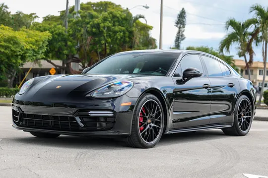 2019 Porsche Panamera GTS