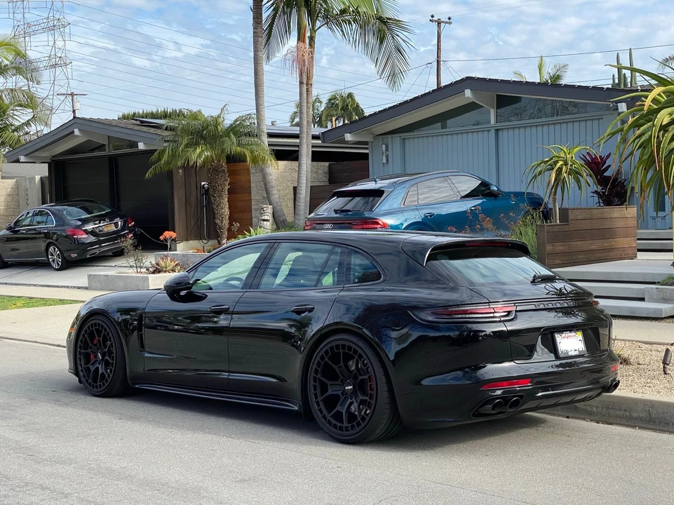 2019 Porsche 971 Panamera GTS - Image 4 of 8