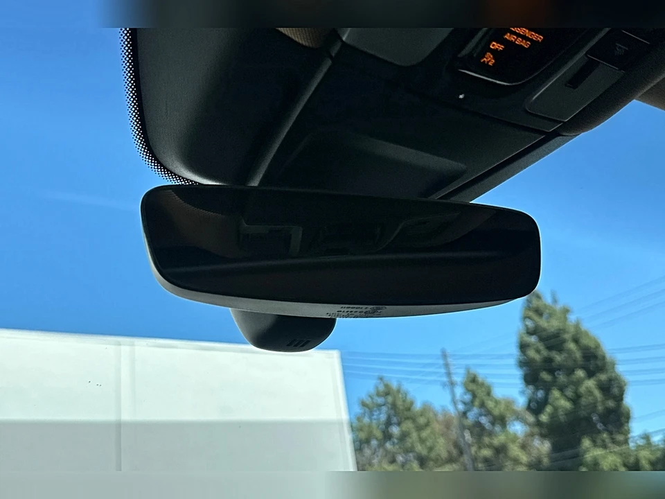 2019 Porsche 971 Panamera - Image 24 of 31