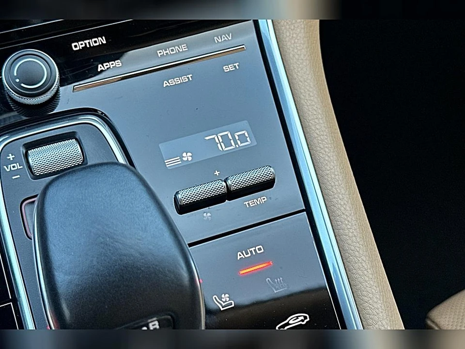 2019 Porsche 971 Panamera - Image 29 of 31