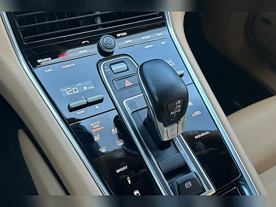 2019 Porsche 971 Panamera - Image 30 of 31