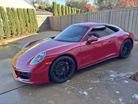 2019 Porsche 911 Carrera 4 GTS