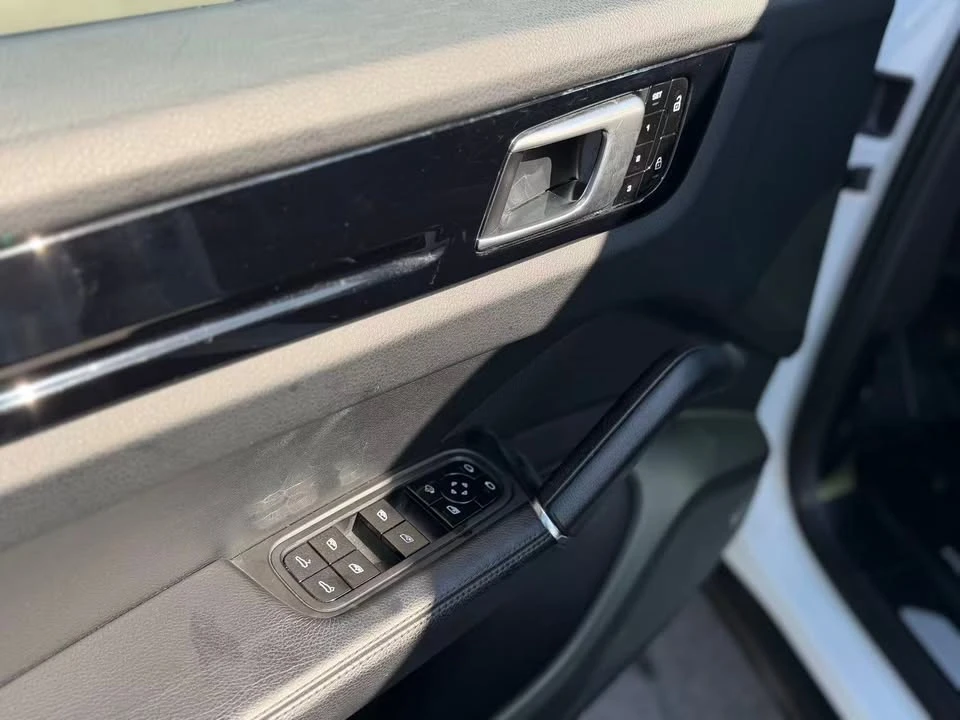 2019 Porsche 9Y0/9Y3 Cayenne - Image 6 of 11
