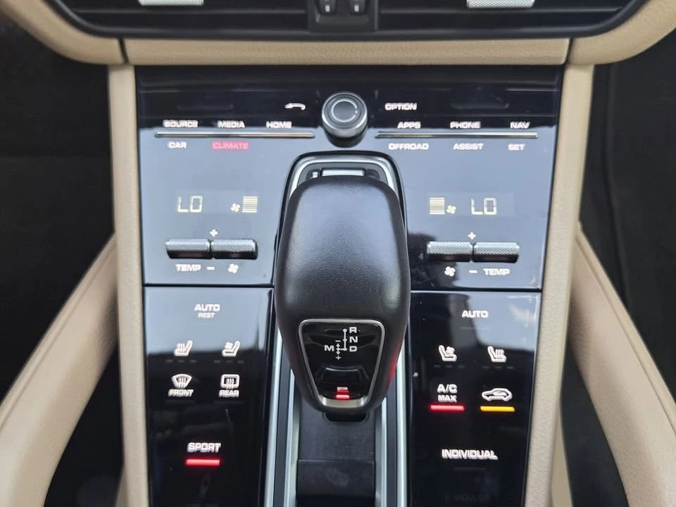 2019 Porsche 9Y0/9Y3 Cayenne - Image 18 of 19