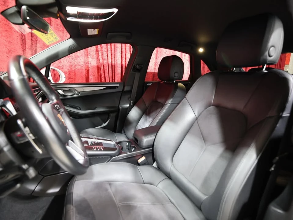 2019 Porsche Macan - Image 11 of 18