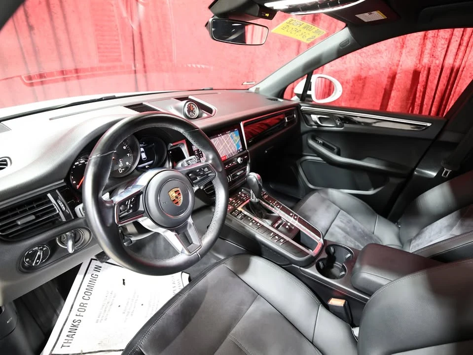2019 Porsche Macan - Image 10 of 18