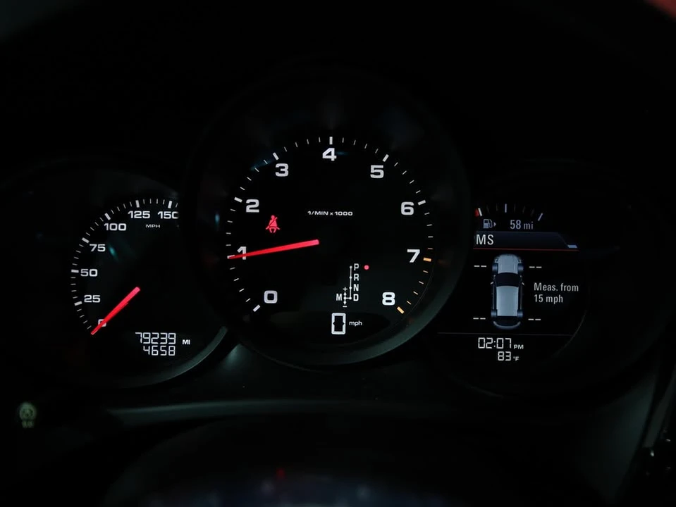 2019 Porsche Macan - Image 15 of 18