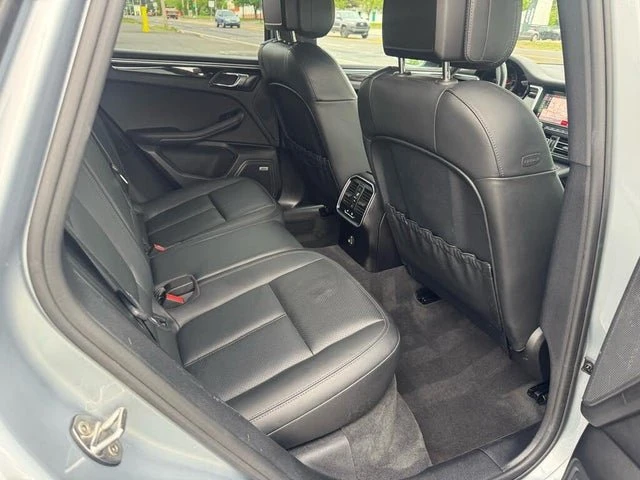 2019 Porsche Macan - Image 15 of 19