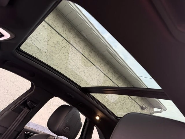 2019 Porsche Macan - Image 15 of 19