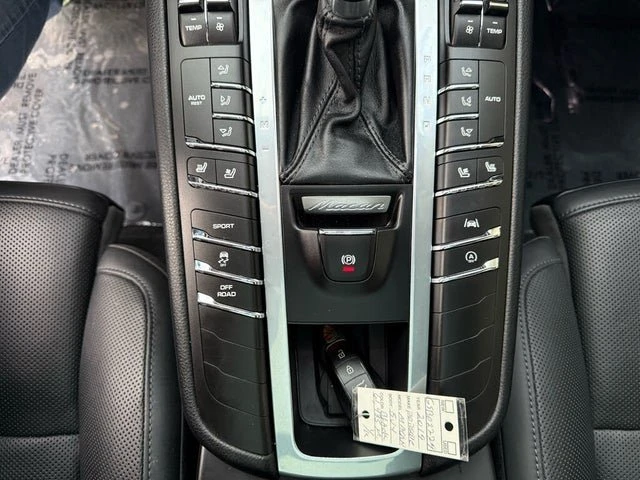 2019 Porsche Macan - Image 11 of 19