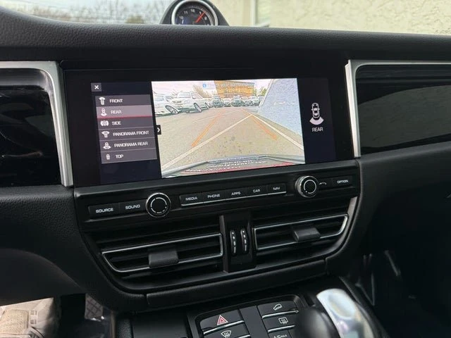 2019 Porsche Macan - Image 10 of 19