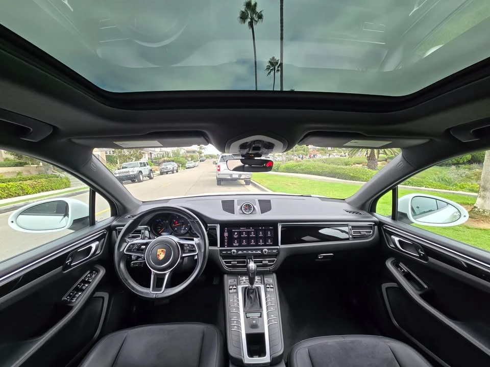 2019 Porsche Macan - Image 17 of 20