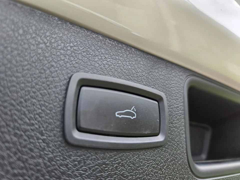 2019 Porsche Macan - Image 11 of 20