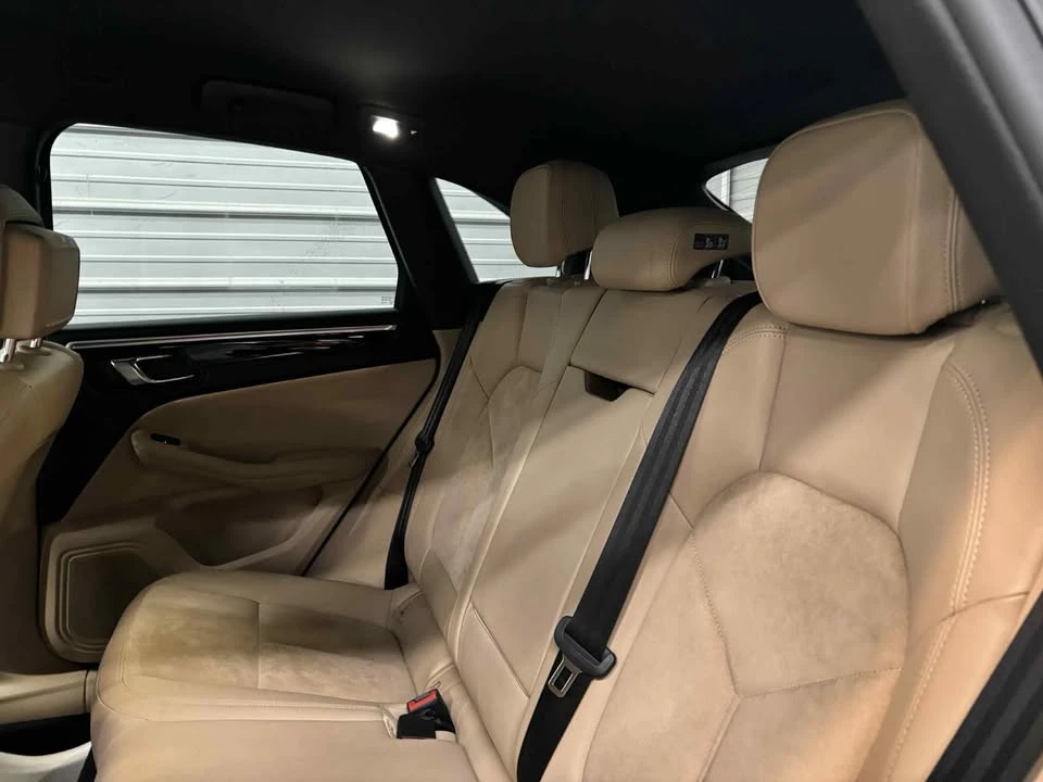 2019 Porsche Macan - Image 14 of 18