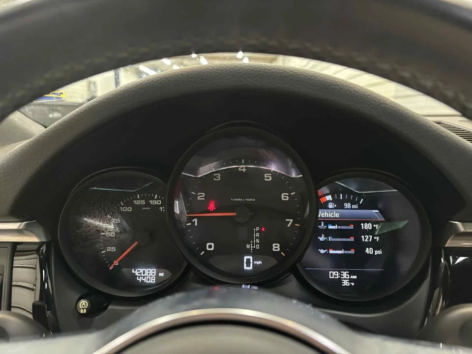 2019 Porsche Macan - Image 9 of 18