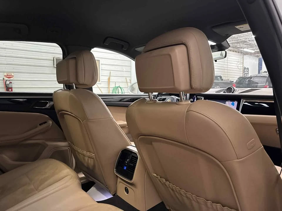 2019 Porsche Macan - Image 18 of 18