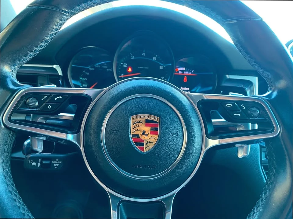 2019 Porsche Macan - Image 16 of 19