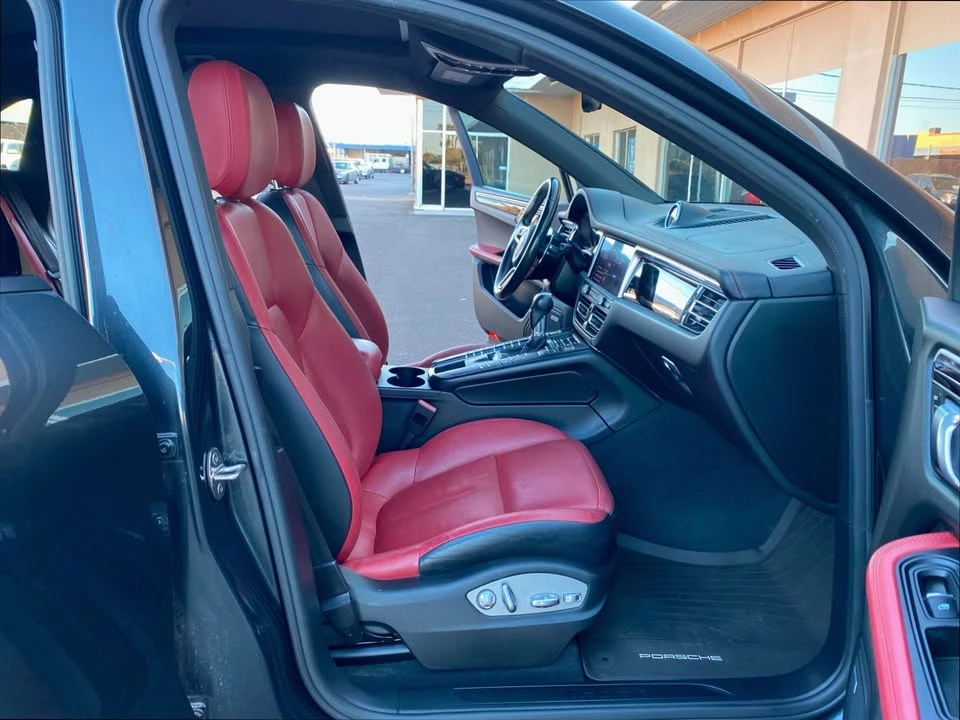 2019 Porsche Macan - Image 13 of 19