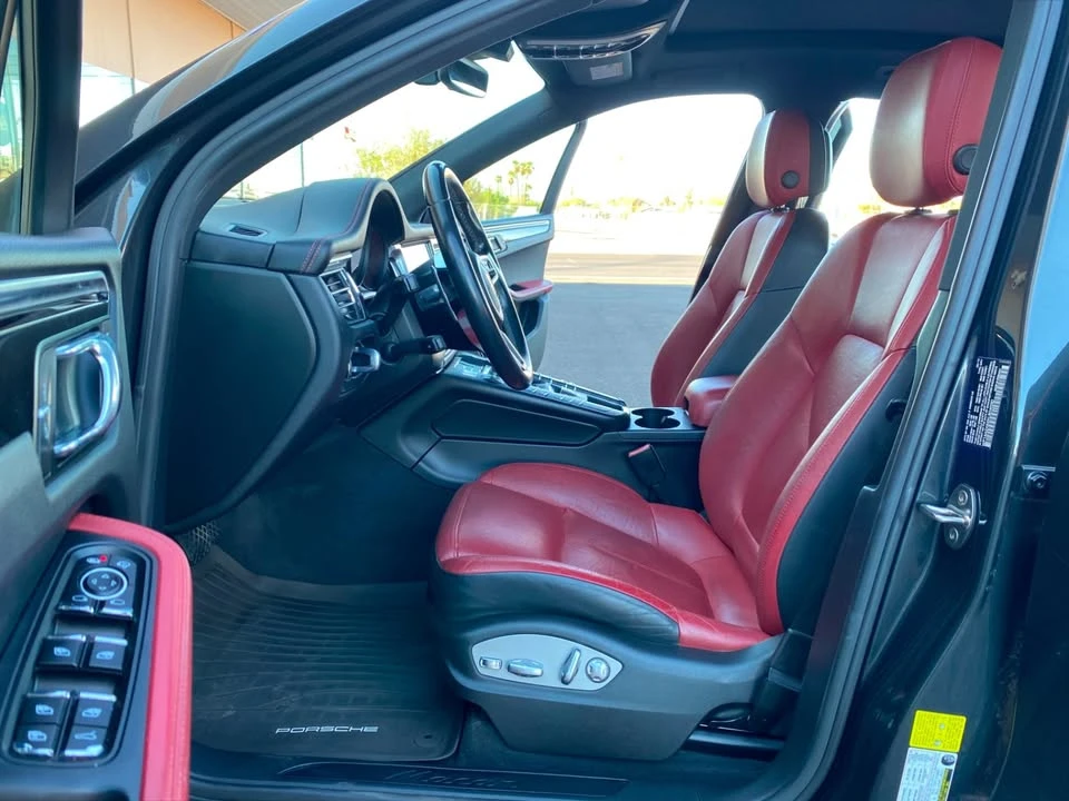 2019 Porsche Macan - Image 9 of 19