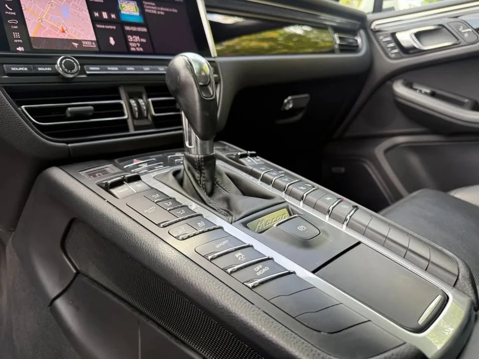 2019 Porsche Macan - Image 12 of 20