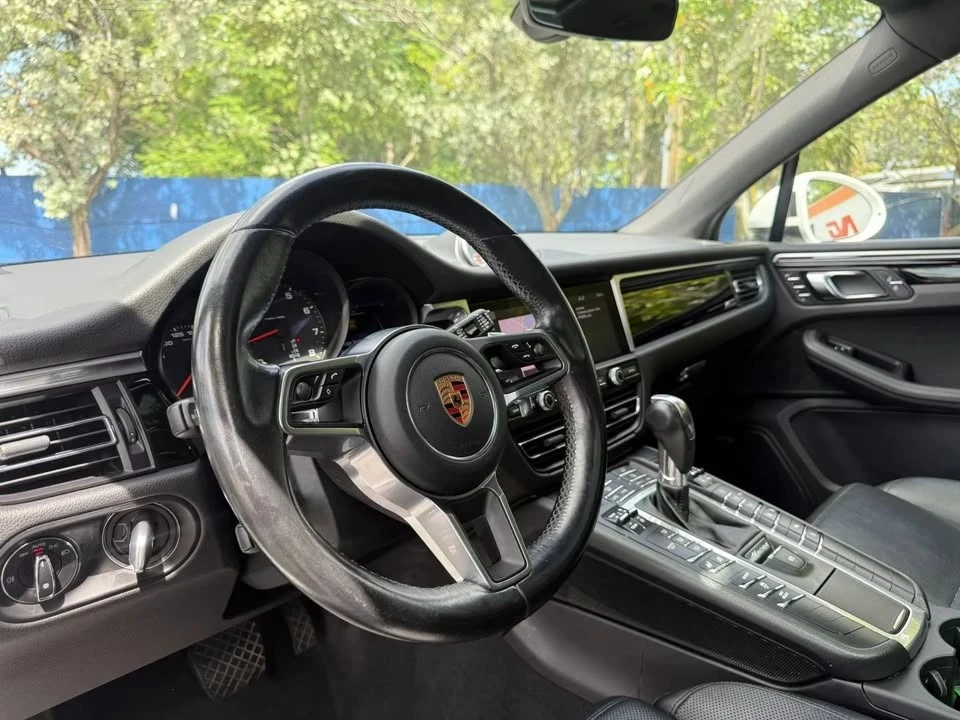 2019 Porsche Macan - Image 10 of 20