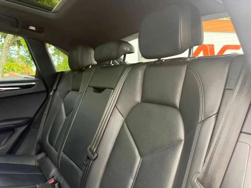 2019 Porsche Macan - Image 15 of 20