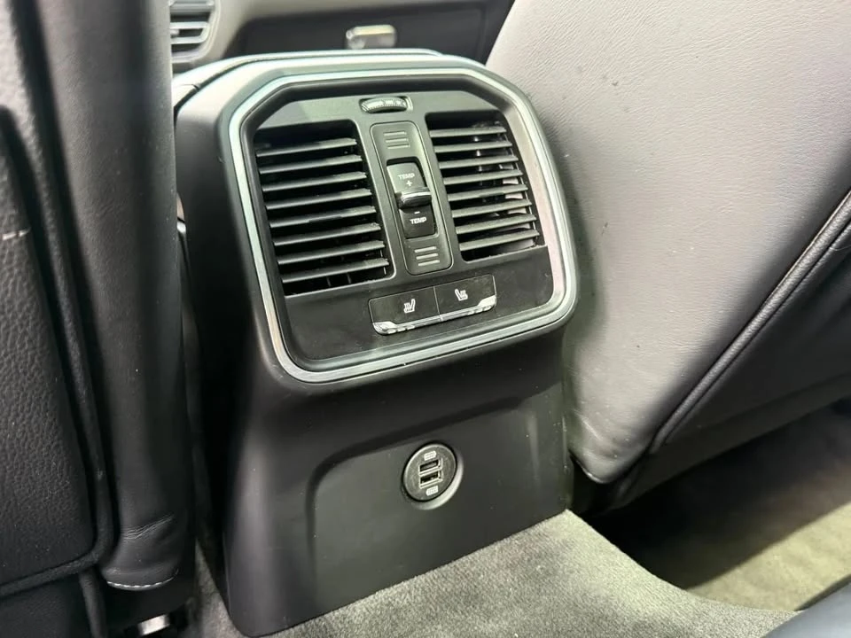 2019 Porsche Macan - Image 18 of 20
