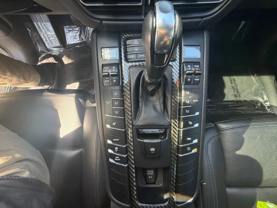 2019 Porsche Macan - Image 9 of 11