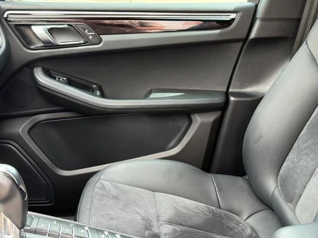 2019 Porsche Macan - Image 10 of 20