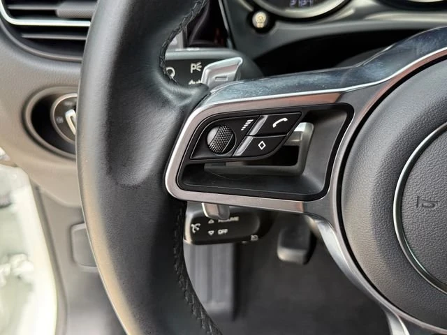 2019 Porsche Macan - Image 16 of 20